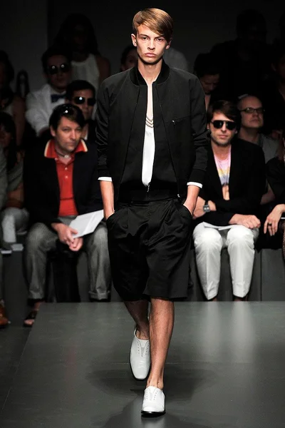 Look 8